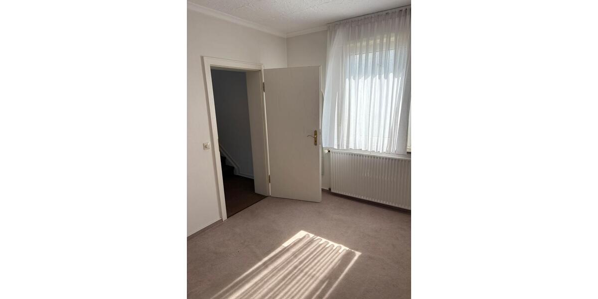 Einfamilienhaus Gütersloh Kattenstroth - 7 Zimmer, 220 m&sup2;, 2.400&euro; | Angebot:25358175