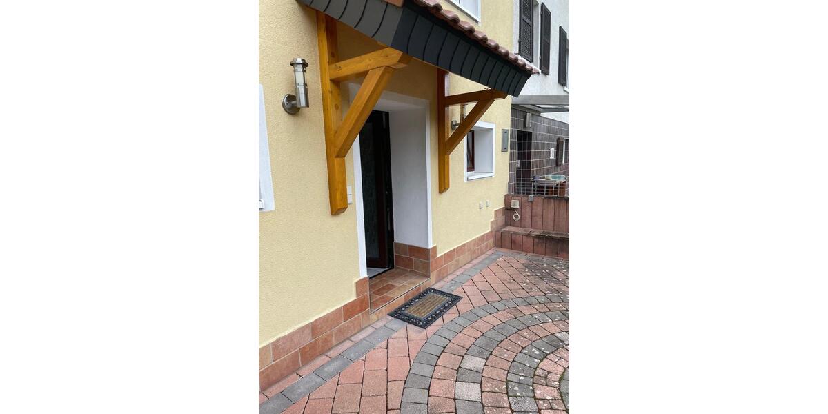 1-Zimmer-Wohnung mit Terrasse & Einbauküche 1 zimmer