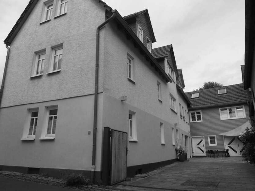 Haus zum Kaufen in Friedrichsdorf 948.000 € 241 m²