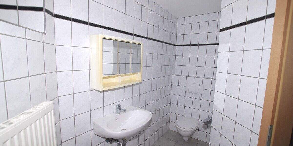 Doppelhaushälfte Lupburg - 4 Zimmer, 170 m&sup2;, 1.440&euro; | Angebot:25390918