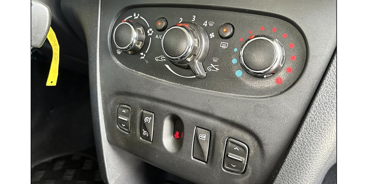 Dacia Sandero II 0.9 TCe 90eco Stepway Navi PDC Tempo 159.000 km 4.999 &euro; Stade 21682