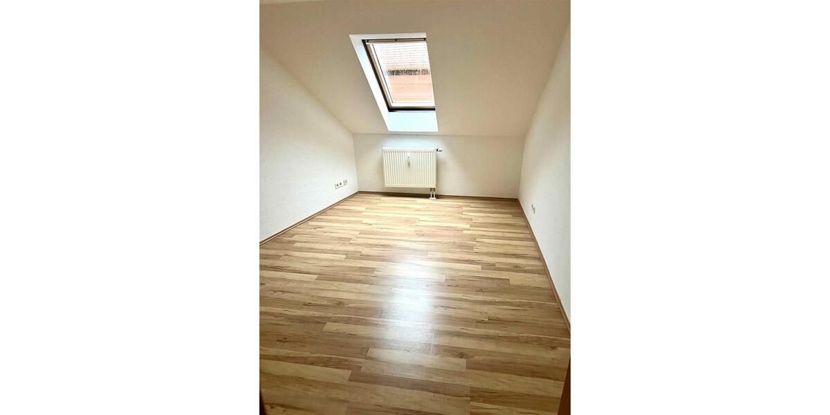 Dachgeschoßwohnung Pegau - 4 Zimmer, 89 m&sup2;, 712&euro; | Angebot:26351171