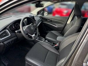 Suzuki SX4 S-CROSS 1.4 COMF.+ALLGRIP 6AT 2.000 km 32.490 € Höhenkirchen-Siegertsbrun 85635