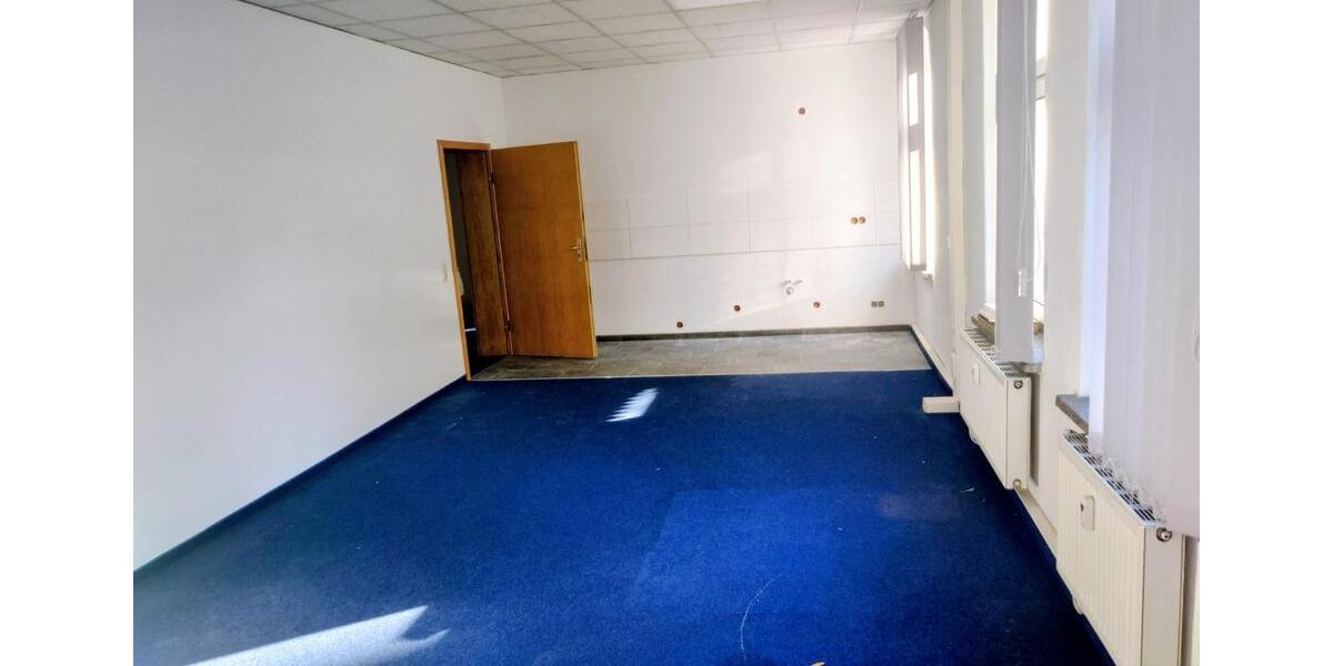 Büroräume im Zentrum von Aue mit eigenen Parkplätzen an Eingang zimmer