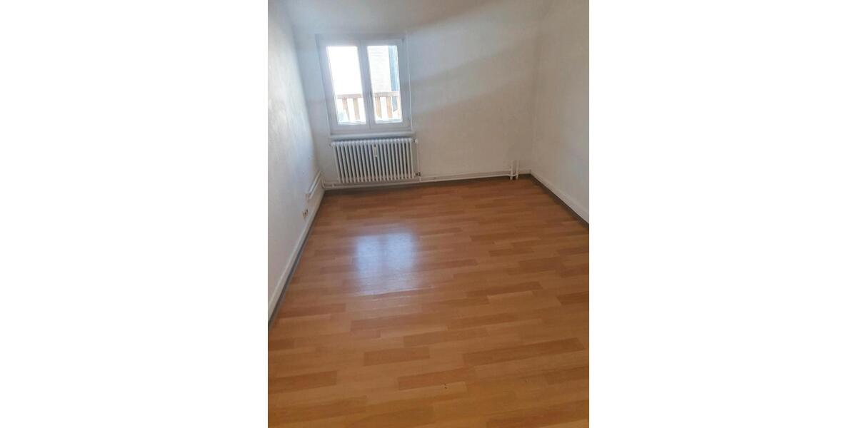 Etagenwohnung Freiburg im Breisgau - 4 Zimmer, 100 m&sup2;, 350&euro; | Angebot:26297530