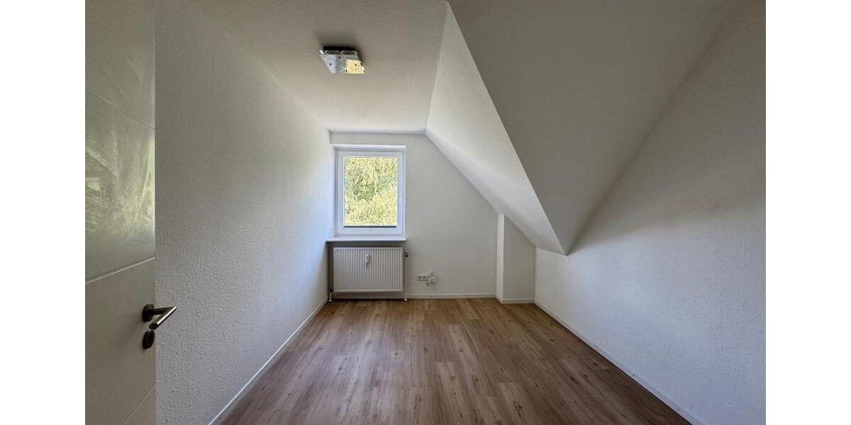 Dachgeschoßwohnung Flensburg Fruerlund - 2 Zimmer, 62 m&sup2;, 175.000&euro; | Angebot:27443966