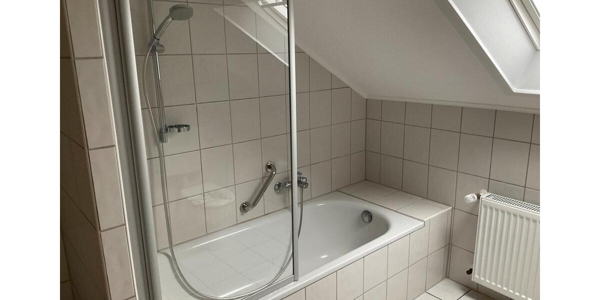 Dachgeschoßwohnung Lübbecke - 3 Zimmer, 75 m&sup2;, 510&euro; | Angebot:26415570