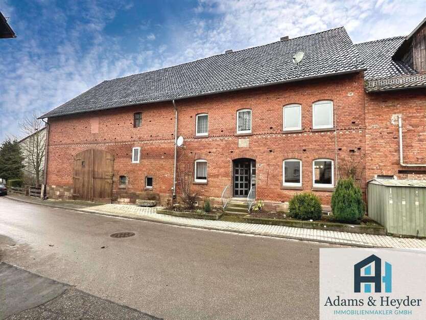 Haus zum Kaufen in Bad Emstal 129.000 € 168 m²