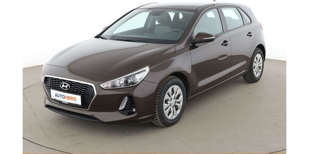 Hyundai i30 26.505 km 12.060 &euro; Dresden 01187