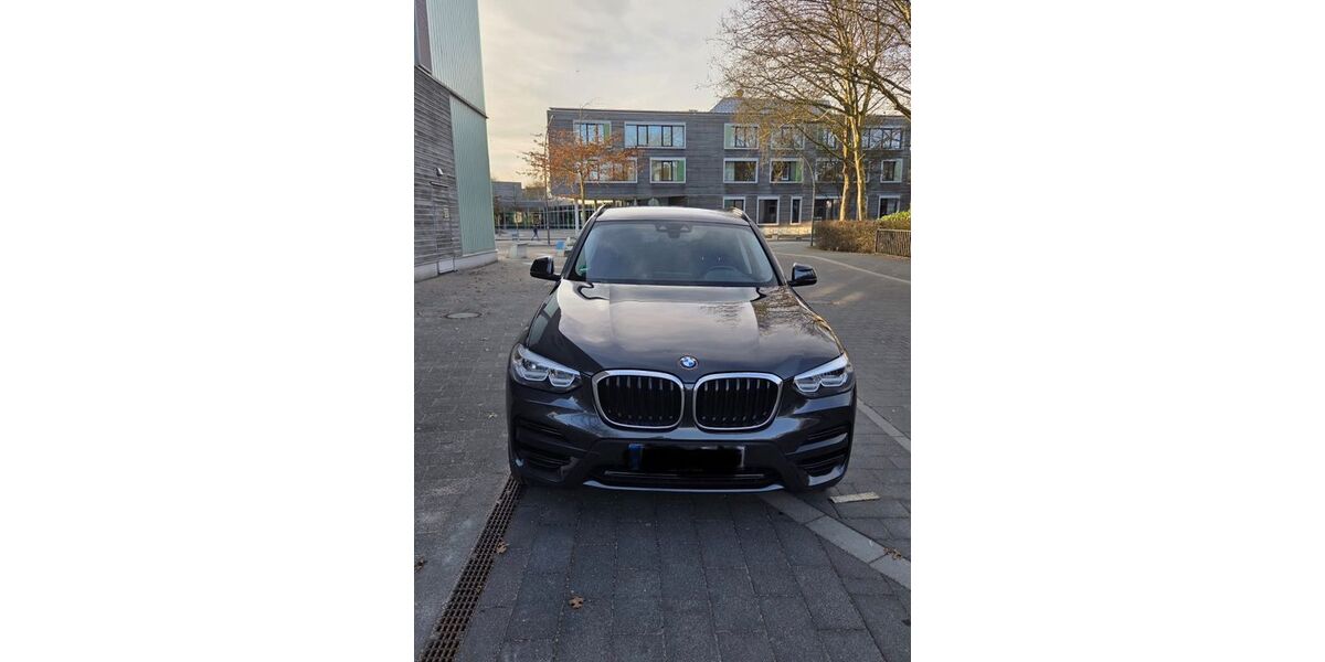 BMW X3 143.109 km 23.900 &euro; Hamburg 21109