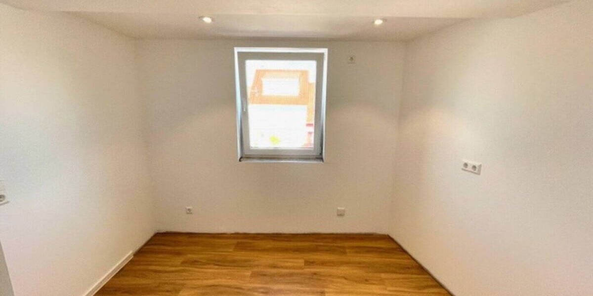 Terrassenwohnung Durmersheim - 4 Zimmer, 120 m&sup2;, 1.300&euro; | Angebot:26569337