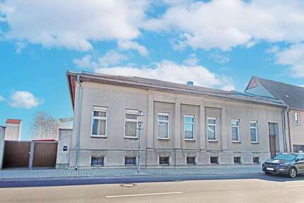 Haus zum Kaufen in Oranienbaum-Wörlitz 160.000 € 282 m² 10 zimmer