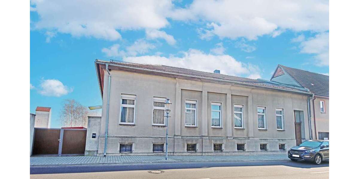 Haus zum Kaufen in Oranienbaum-Wörlitz 160.000 € 282 m² 10 zimmer