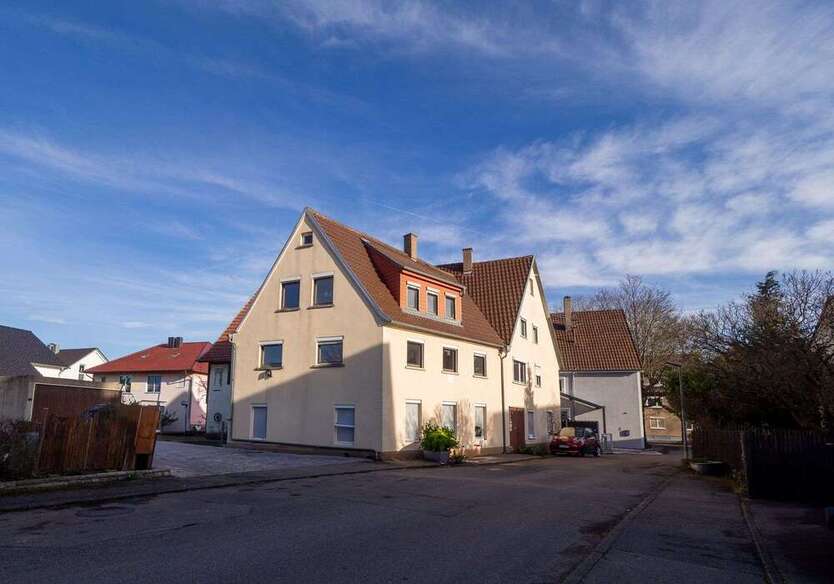 Haus zum Kaufen in Bönnigheim 198.000 € 180 m²