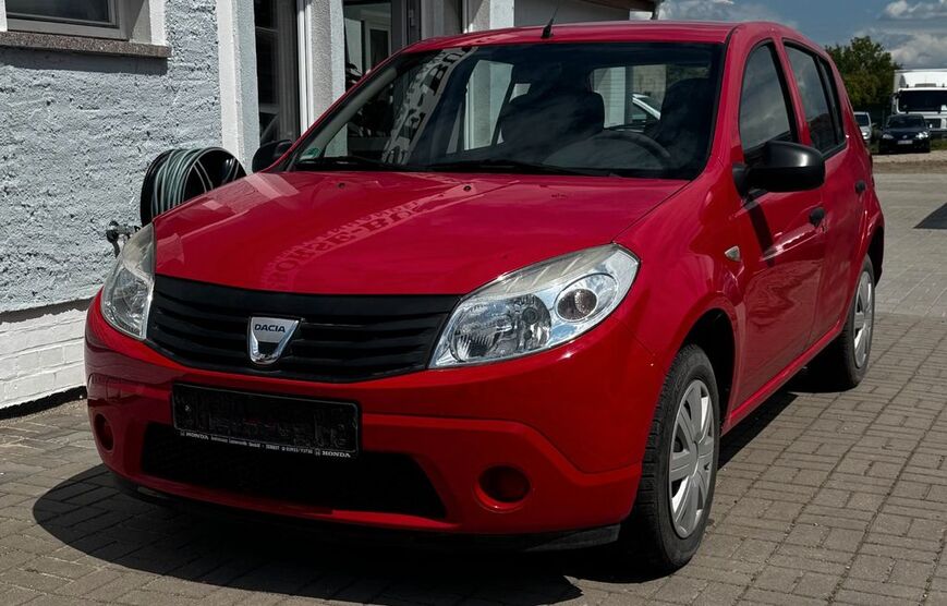 Dacia Sandero 74.000 km 1.900 € Burg 39288