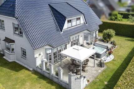Haus zum Kaufen in Berkenthin 749.000 € 246.6 m²