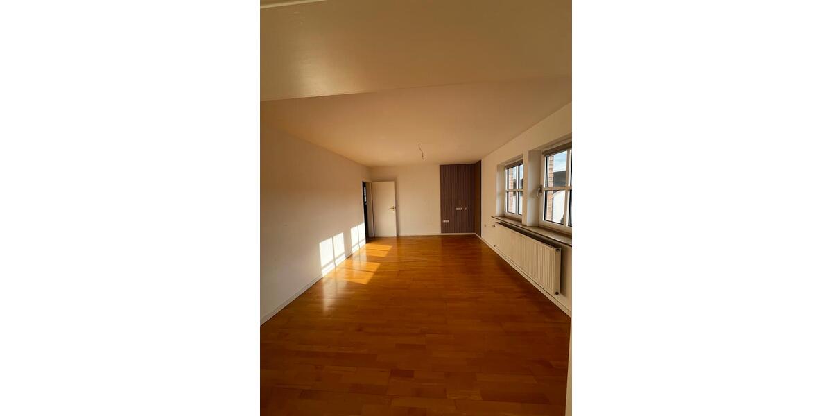 Etagenwohnung Goldbach - 4 Zimmer, 140 m&sup2;, 1.600&euro; | Angebot:24527783