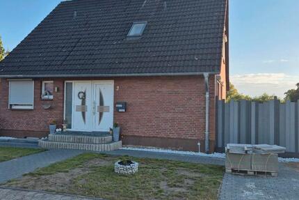 Einfamilienhaus Freistehend Pool PV- Anlage 5 zimmer