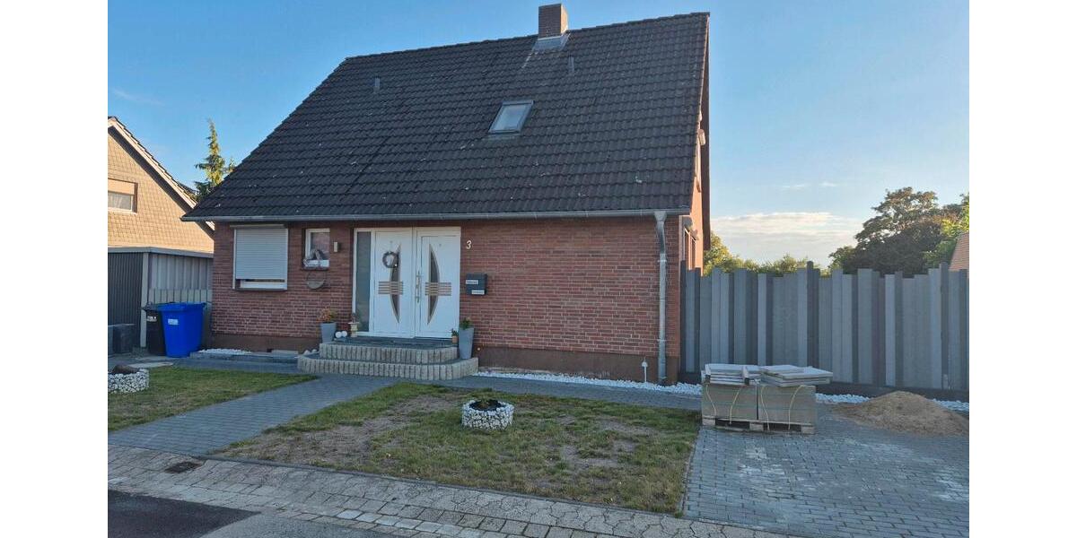 Einfamilienhaus Freistehend Pool PV- Anlage 5 zimmer