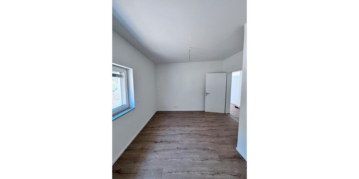 Einfamilienhaus Gummersbach - 3.5 Zimmer, 146 m&sup2;, 1.900&euro; | Angebot:25363993