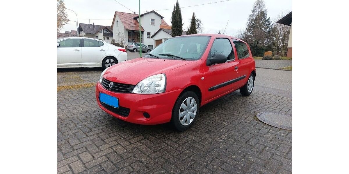 Renault Clio 126.000 km 2.690 &euro; Horb am Neckar 72160