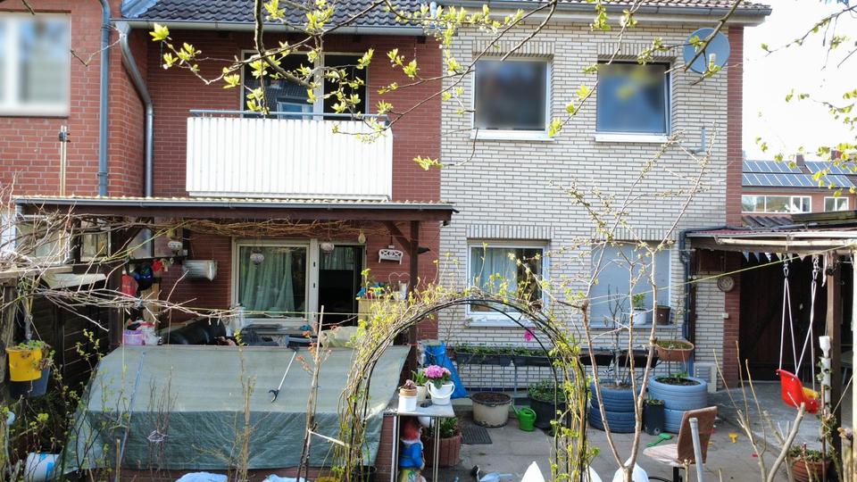 Mehrfamilienhaus, Wohnhaus Kiel Ellerbek - 8 Zimmer, 208 m&sup2;, 670.000&euro; | Angebot:26125235