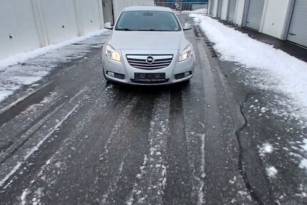 Opel Insignia 256.000 km 2.250 &euro; Weiden i.d.Opf. 92637