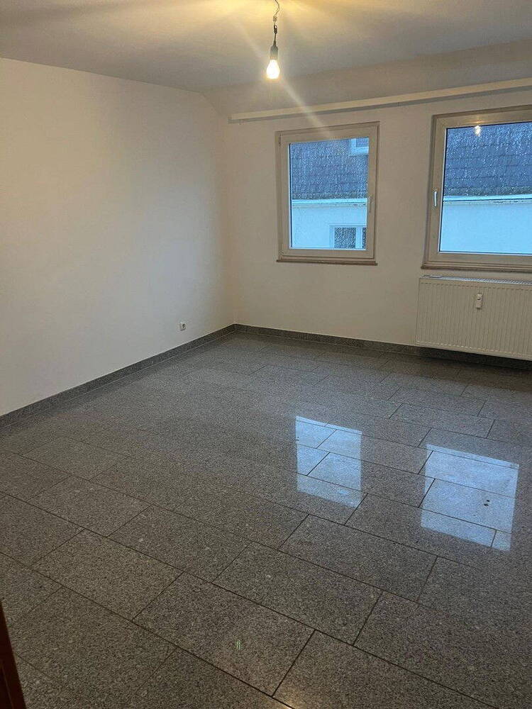 Gemütliche, helle 2 Zimmer Dachgeschoßwohnung, stadtzentral,renoviert und bezugsfertig