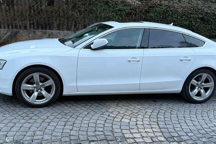Audi A5 130.000 km 14.999 &euro; München 81371