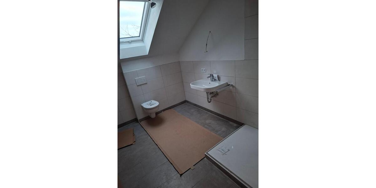 Dachgeschoßwohnung Pfakofen - 3 Zimmer, 80 m&sup2;, 740&euro; | Angebot:26225316