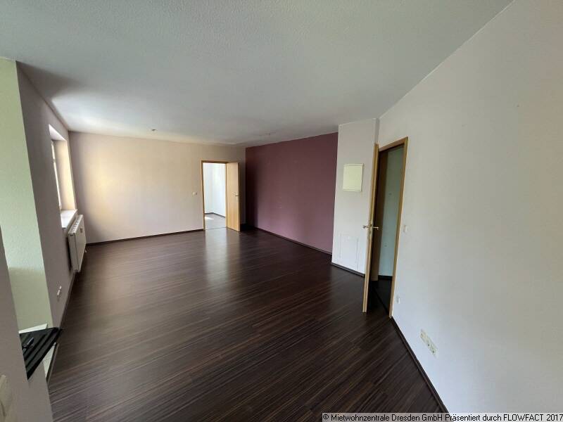 Super 2-RaumWohnung mit Einbauküche Badewanne und Balkon in der Südvorstadt !!!!