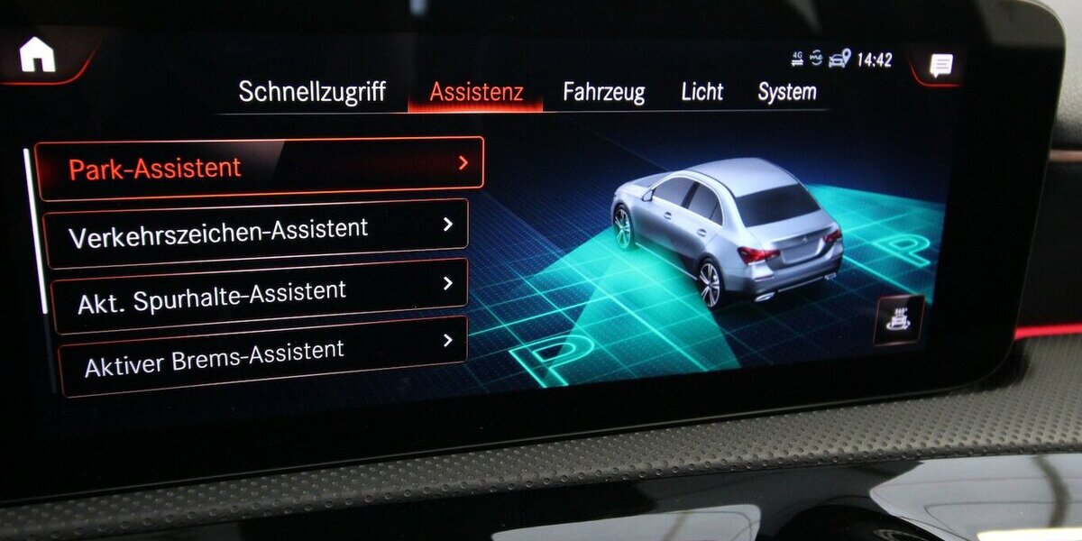 Mercedes-Benz A 180 Limousine AMG Line NAVI+LED+ALU18+TEMPOMAT 49.369 km 22.500 &euro; Hagenow 19230