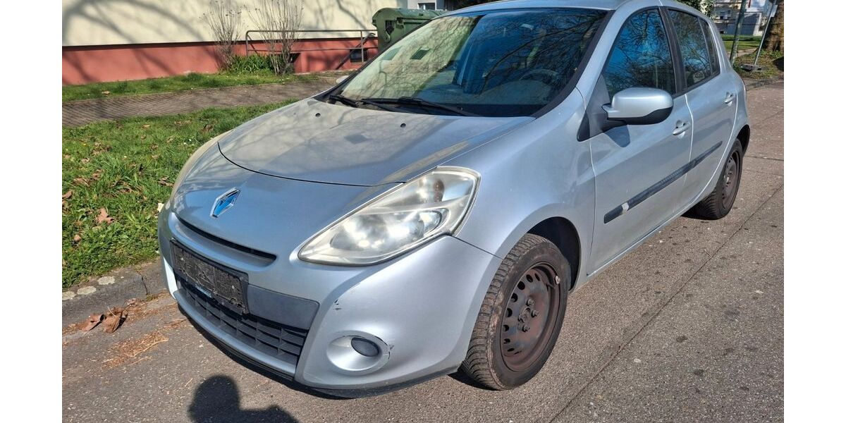 Renault Clio 167.000 km 1.800 &euro; Lahr 77933