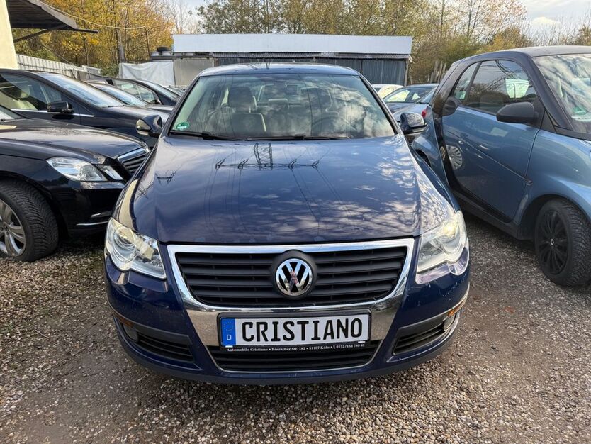 VW Passat 272.479 km 2.790 € Köln 51107