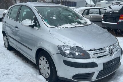 VW Golf 194.000 km 1.690 &euro; Chemnitz 09114