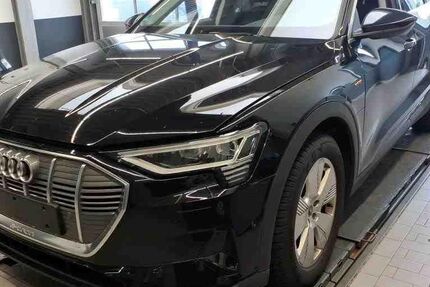 Audi e-tron 24.903 km 29.397 € Nabburg 92507