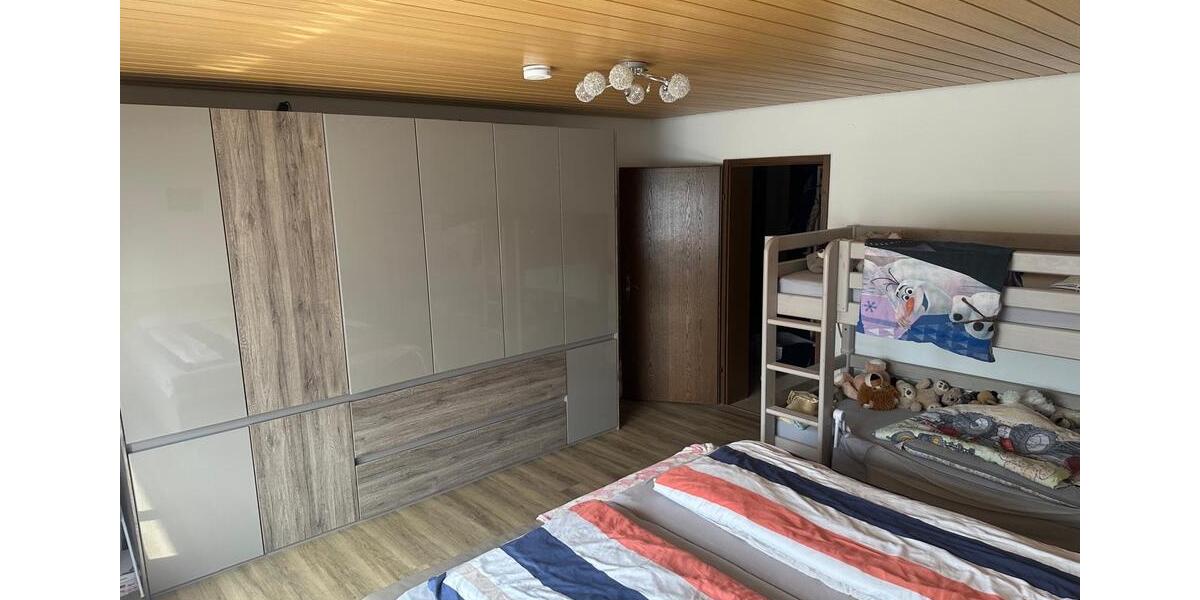 Erdgeschoßwohnung Mellrichstadt - 5 Zimmer, 120 m&sup2;, 950&euro; | Angebot:26502803