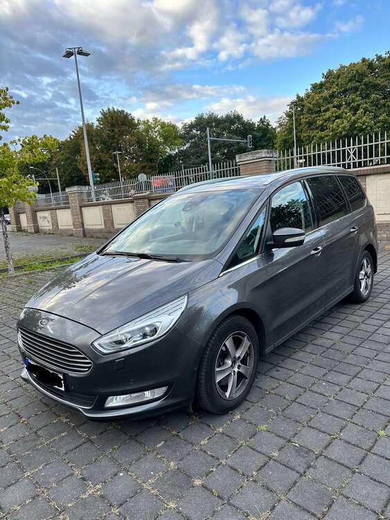 Ford Galaxy 179.163 km 17.250 € Berlin 10969