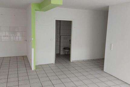 Helle Erdgeschosswohnung mit Balkon 2 zimmer