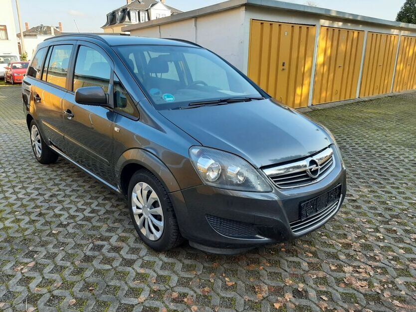 Opel Zafira 189.000 km 2.490 € Dresden 01259