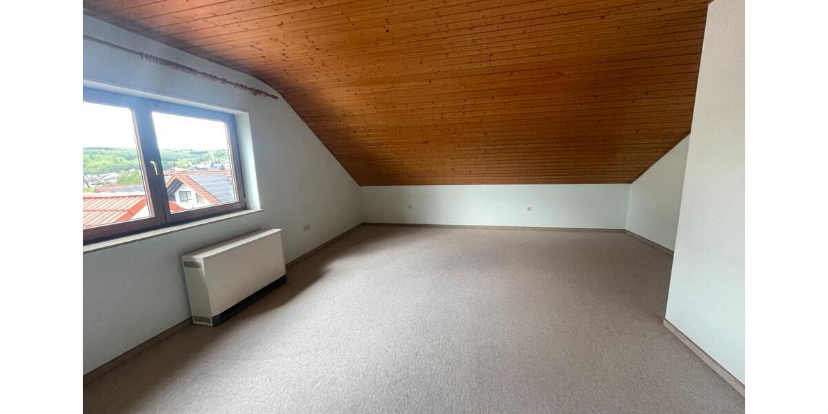 Doppelhaushälfte Leimen - 6 Zimmer, 210 m&sup2;, 2.000&euro; | Angebot:24715089