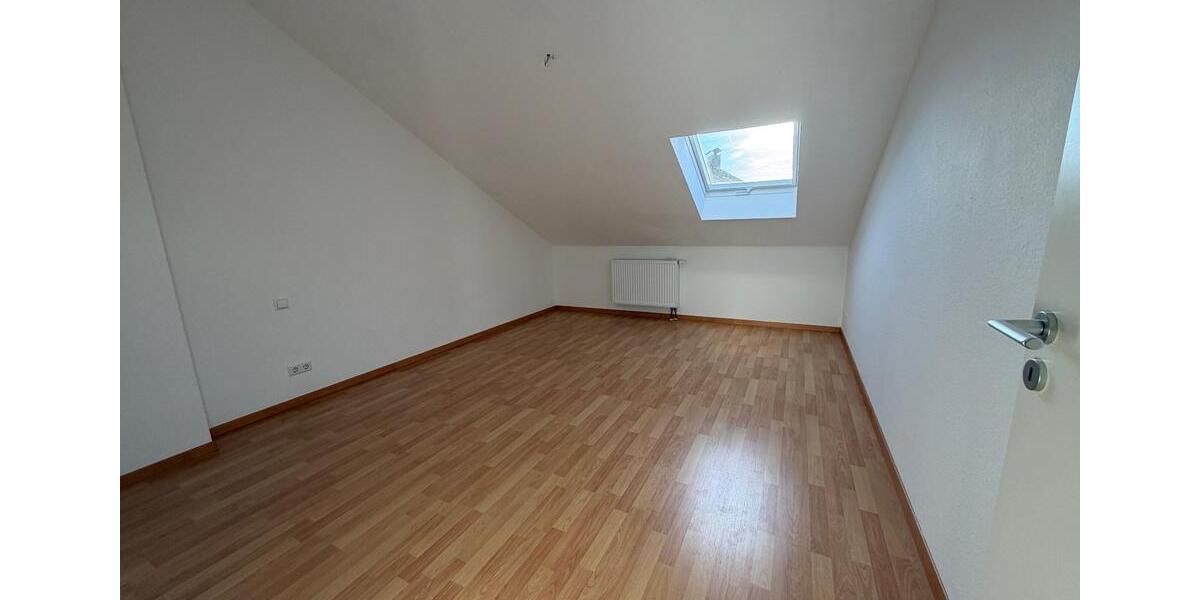 Doppelhaushälfte Herrenberg - 7 Zimmer, 156 m&sup2;, 2.280&euro; | Angebot:25818930
