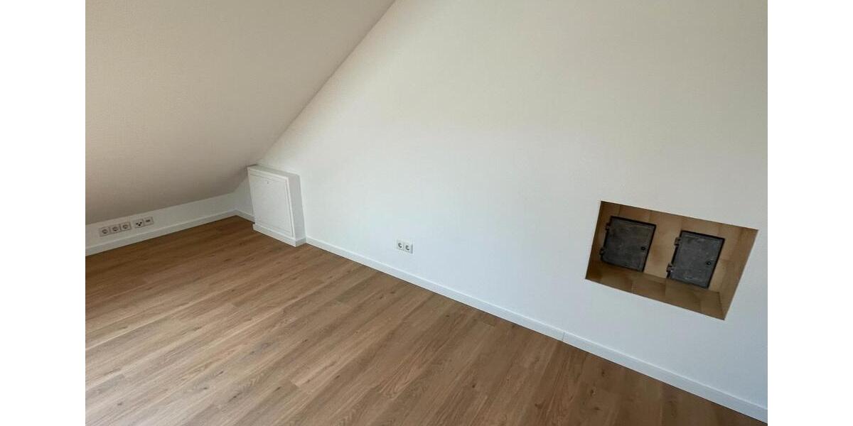 Dachgeschoßwohnung Uhldingen-Mühlhofen Mühlhofen - 1 Zimmer, 22 m&sup2;, 400&euro; | Angebot:26414080
