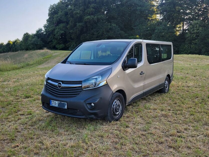 Opel Vivaro 146.000 km 16.300 € Berg-Höhenrain 82335