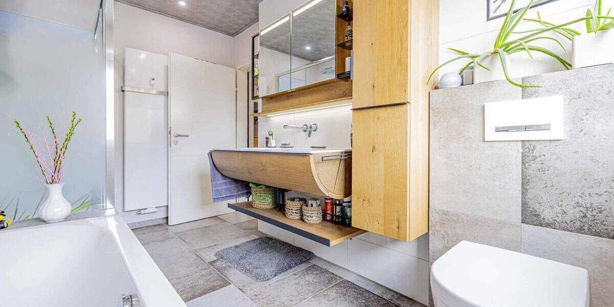 Etagenwohnung Kassel West - 3 Zimmer, 122 m&sup2;, 305.000&euro; | Angebot:25606355