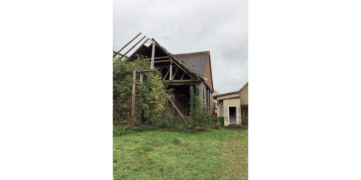 EFH mit Sanierungsbedarf und Nebengebäude 3 zimmer