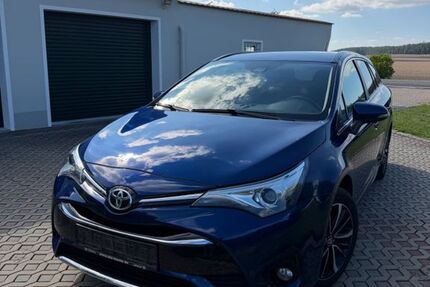 Toyota Avensis 122.000 km 12.600 &euro; Schlegel 02788