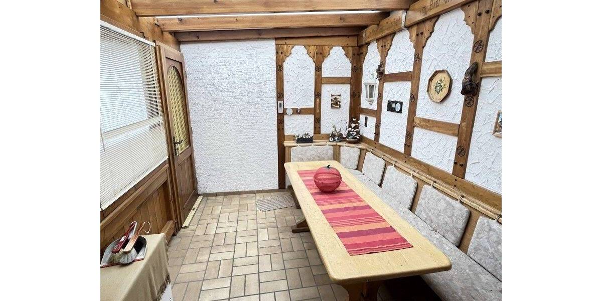 Einfamilienhaus mit großem Garten - sanierungsbedürftig mit viel Potenzial 5 zimmer