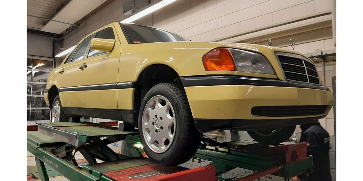 Mercedes-Benz C 200 270.000 km 8.999 &euro; Gernsbach 76593