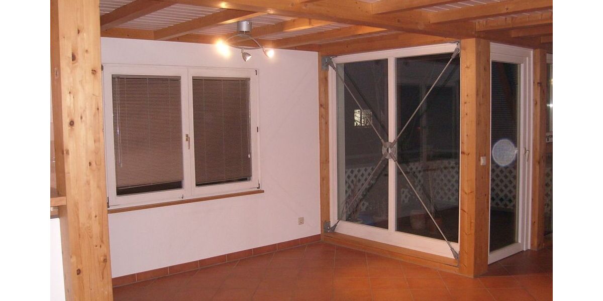 2,5-Zimmer-Wohnung, frei ab 1.8.2026, ca. 73 m² im 5-Familien-Holzhaus, Bj. 1997, zu verkaufenu - Appartement Leonberg | Angebot:26975010